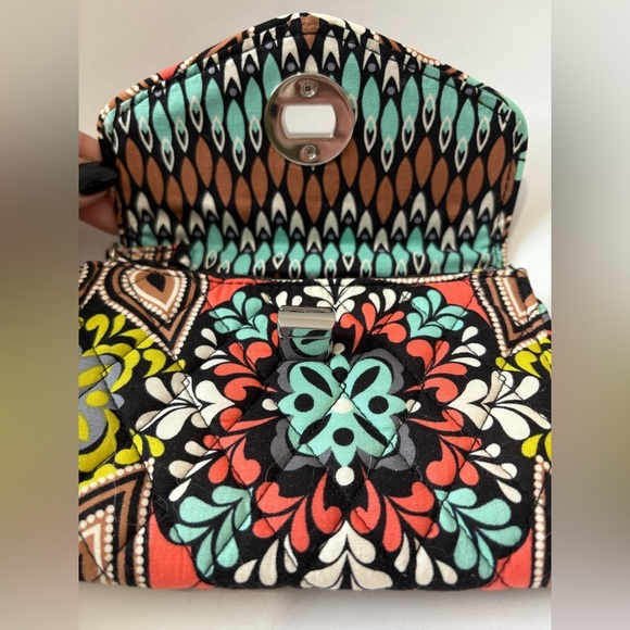 Vera Bradley NWOT Sierra Stream paisley print turn lock front wallet wristlet - Picture 4 of 9